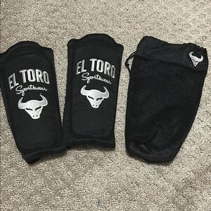 El Toro Sportswear Black 1lb Ankle Weights with Bag